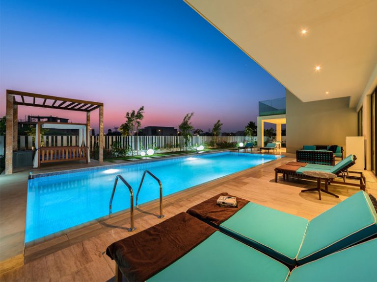 parkway-mbr-city-villa-pool