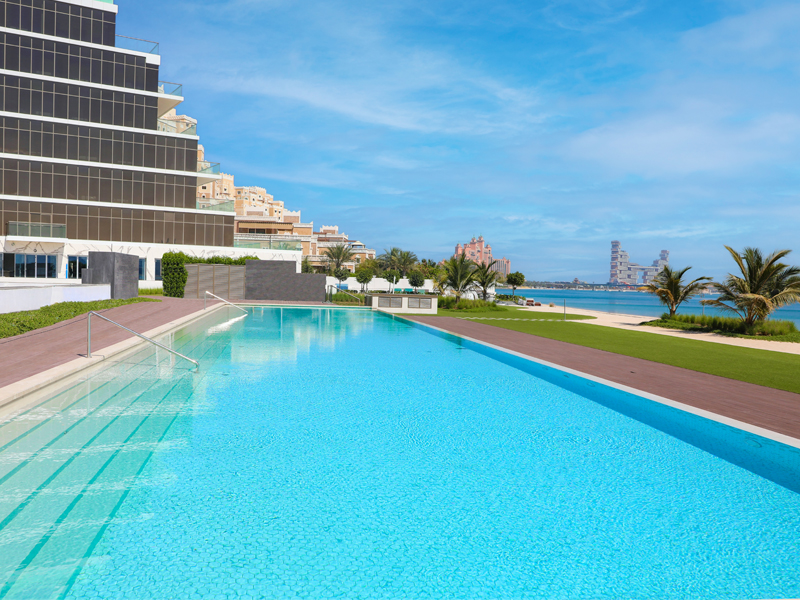 th8-palm-jumeirah-pool-3